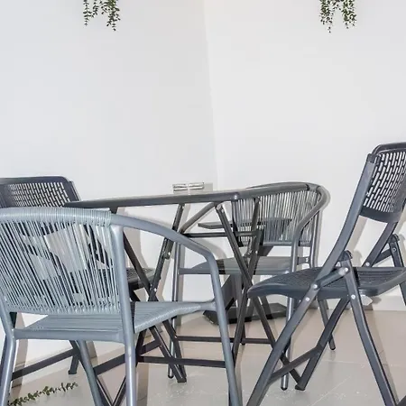 K-apartments Managed By Quattro Forze Group דירה לרנקה